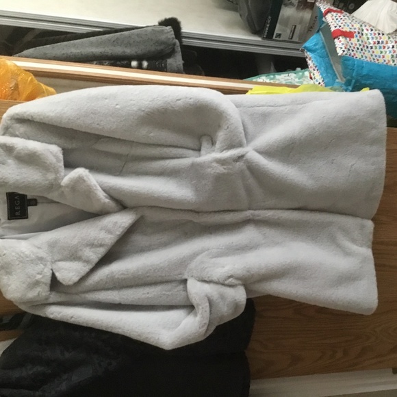 Fur Coat - Picture 1 of 1